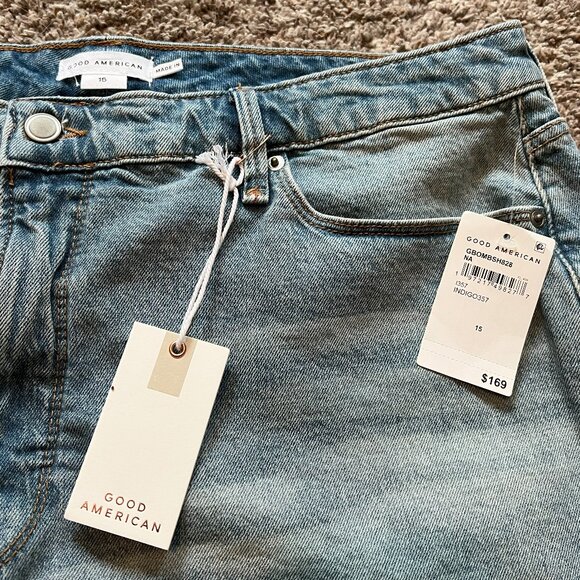 Good American Bombshell Shorts - Picture 2 of 5